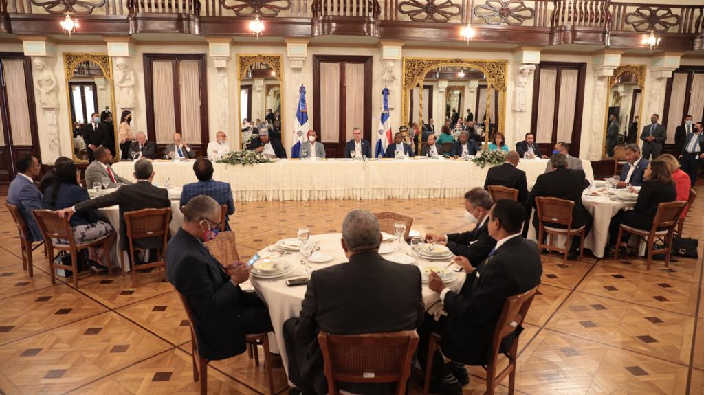 Foro de Partidos Políticos propone un consenso al presidente Luis Abinader para enfrentar crisis  por COVID-19