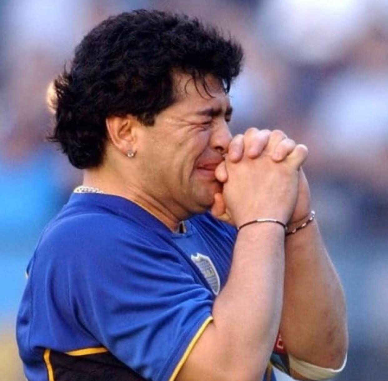 Murió el exfutbolista argentino Diego Armando Maradona