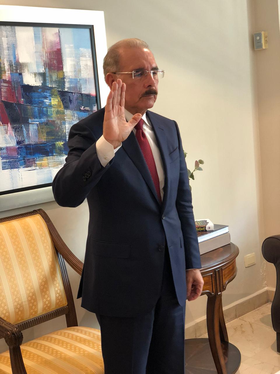 Expresidente Danilo Medina se juramentó este martes como diputado del PARLACEN