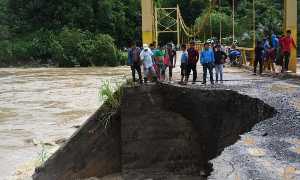 Guatemala busca a desaparecidos tras deslave por ciclón Eta