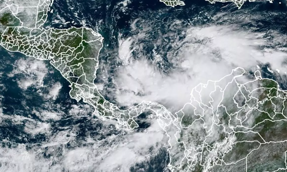 Iota se convirtió en huracán y llegará aún más fortalecido a Nicaragua y Honduras