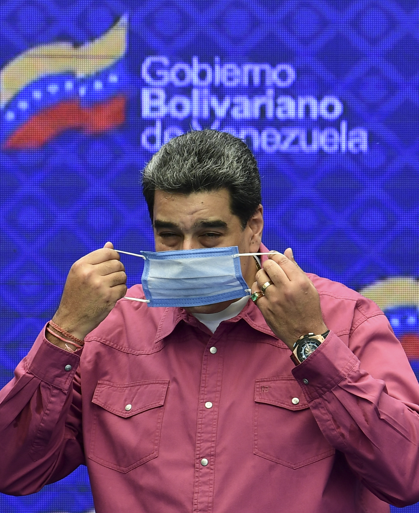 Polémica elección parlamentaria de Venezuela reaviva división internacional en torno a Maduro