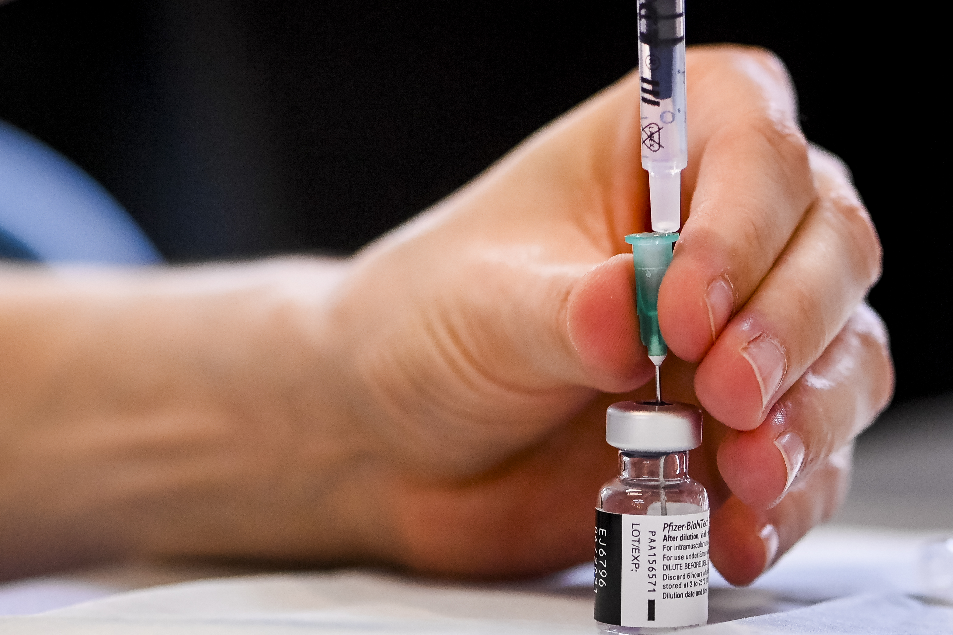 Pfizer retrasa nuevos envíos de su vacuna a España y otros países europeos