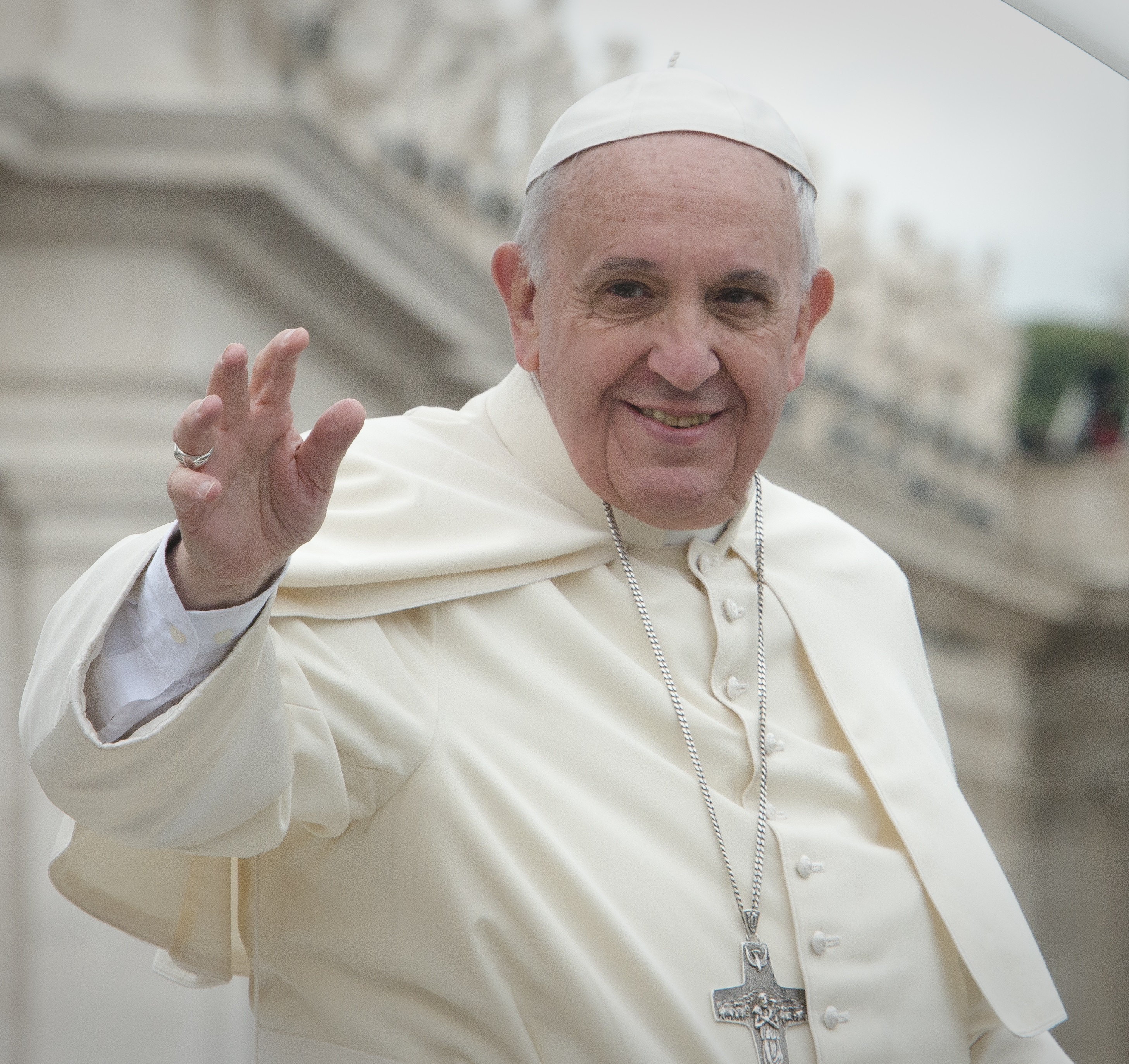 El papa anuncia que viajará a Líbano lo antes posible