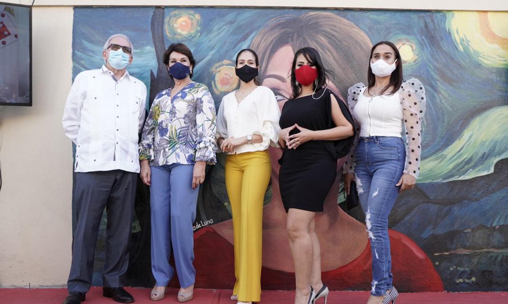 Alcaldía Santiago devela mural en homenaje a  trayectoria artística de Cecilia García