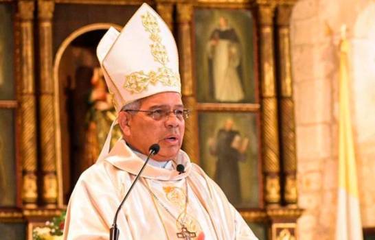 Monseñor Ozoria establece celebrar la Eucaristía antes del nuevo  horario establecido por el Gobierno