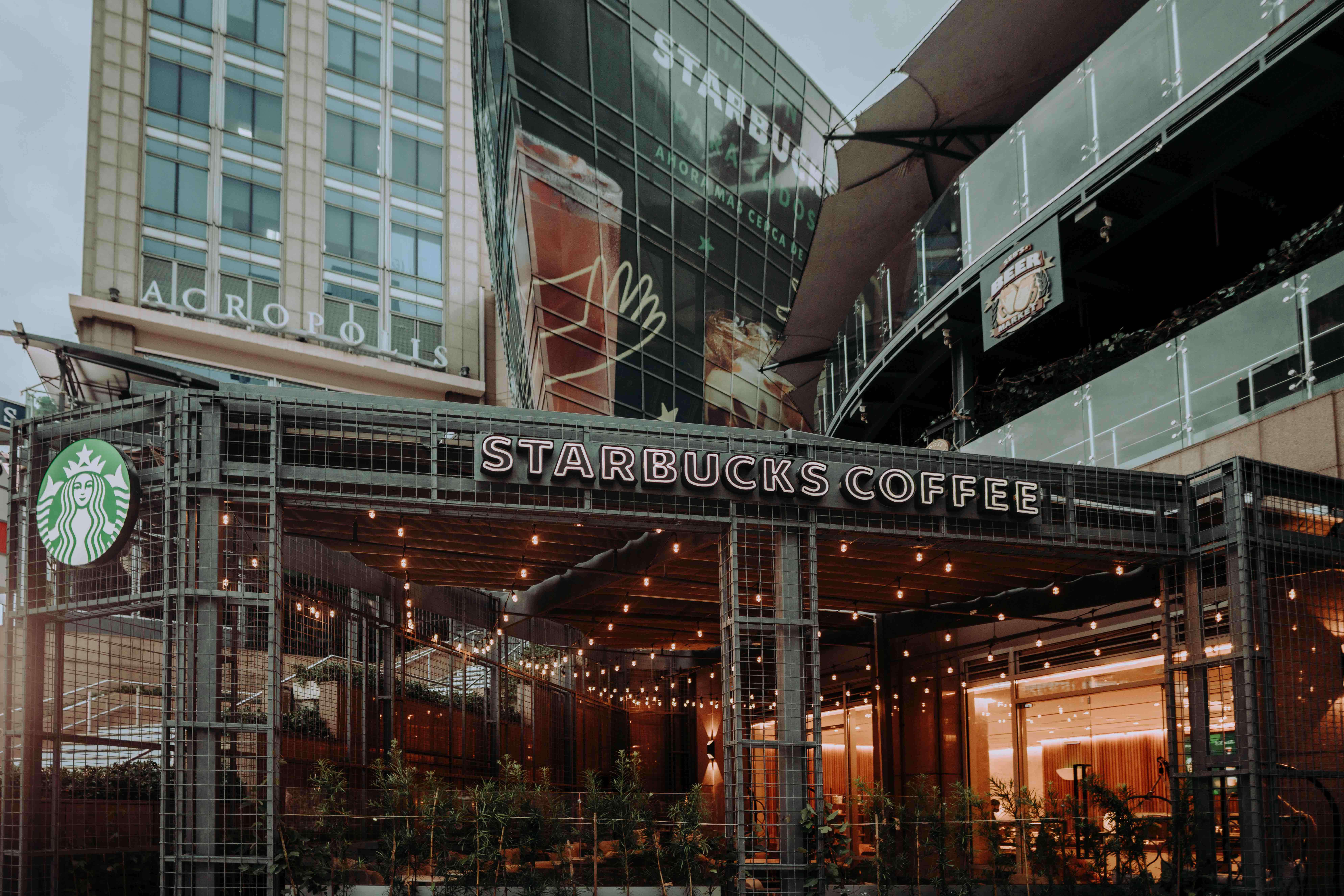 Starbucks anuncia expansión en SD con una nueva tienda en Acrópolis Center