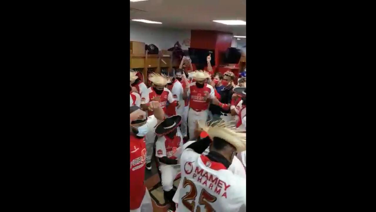 VIDEO | Así celebran los jugadores de los Leones del Escogido su novena victoria