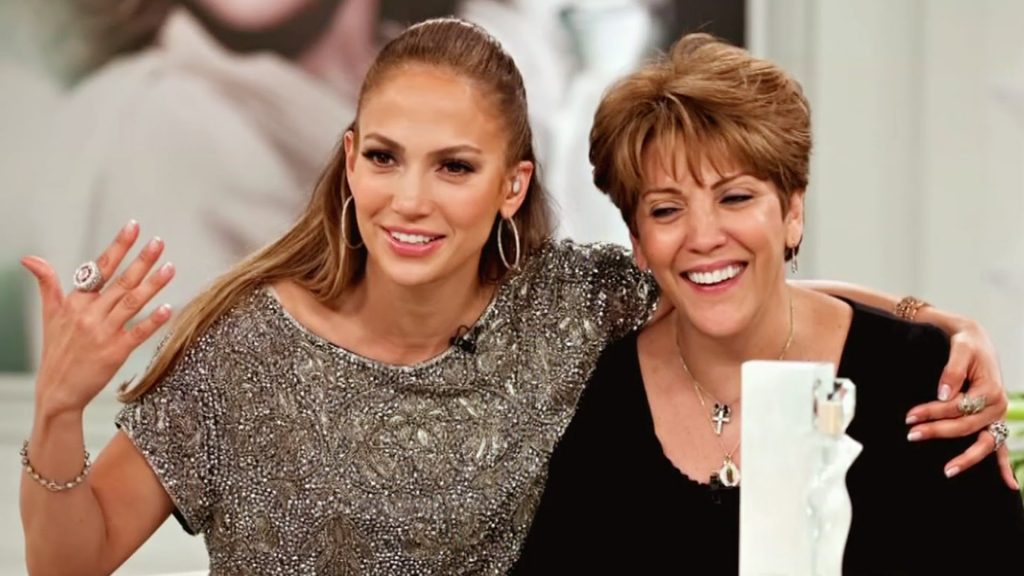 VIDEO | JLo felicita a su madre por su cumpleaños