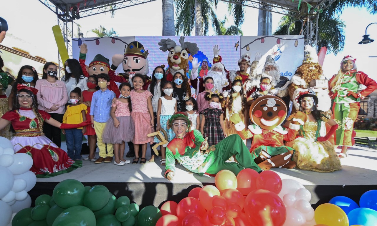 Voluntariado Banreservas premia a niños ganadores de concurso de pintura navideña