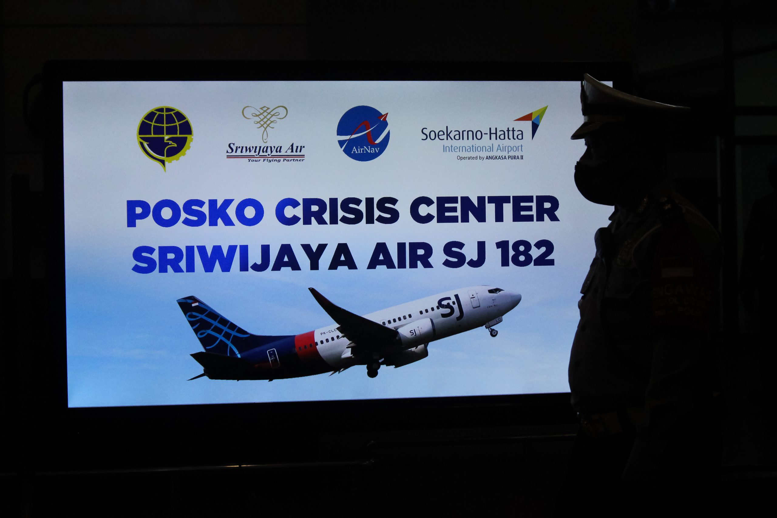 Un Boeing con 62 personas a bordo desaparece en Indonesia