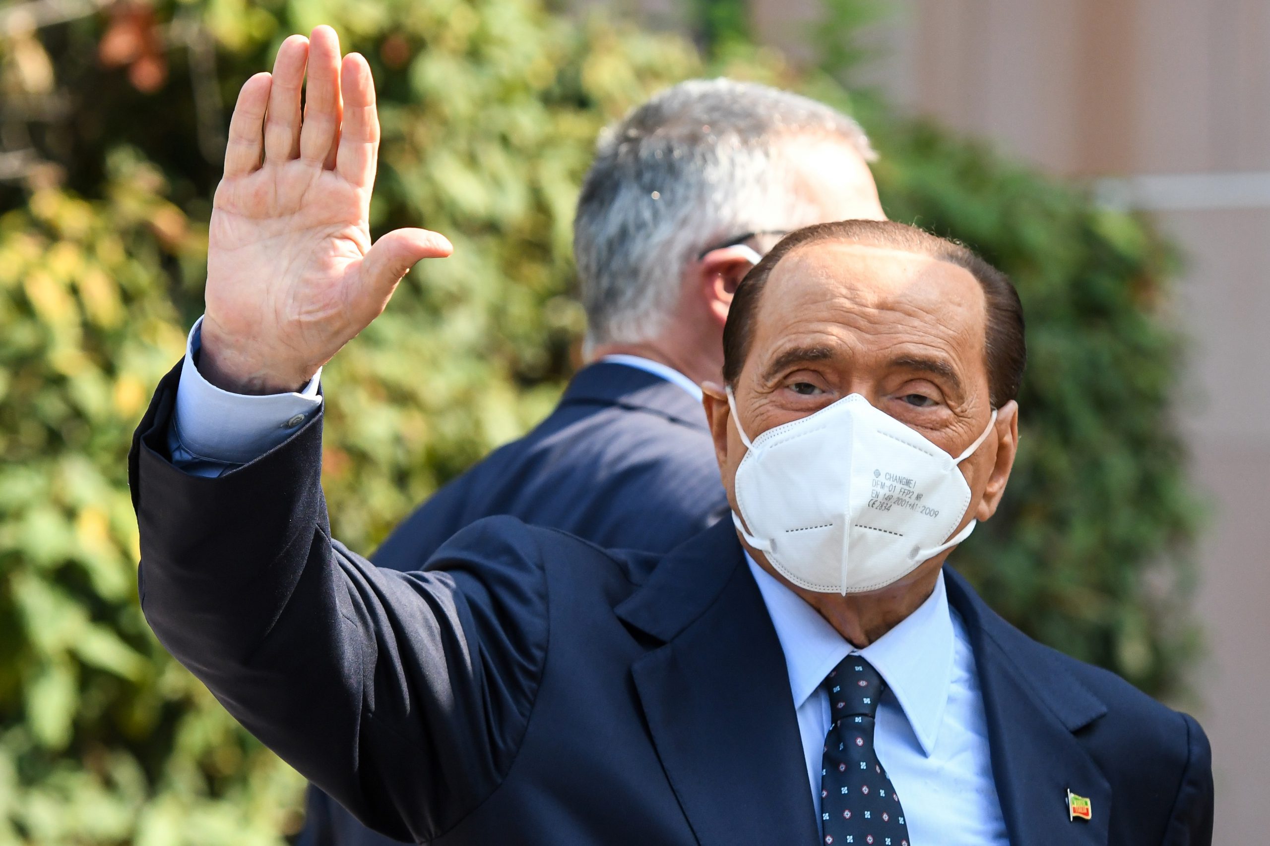 Berlusconi salió del hospital de Mónaco donde estaba internado por una arritmia
