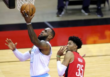 Lakers de Lebron vencen a los Rockets de Harden en duelo picante de la NBA