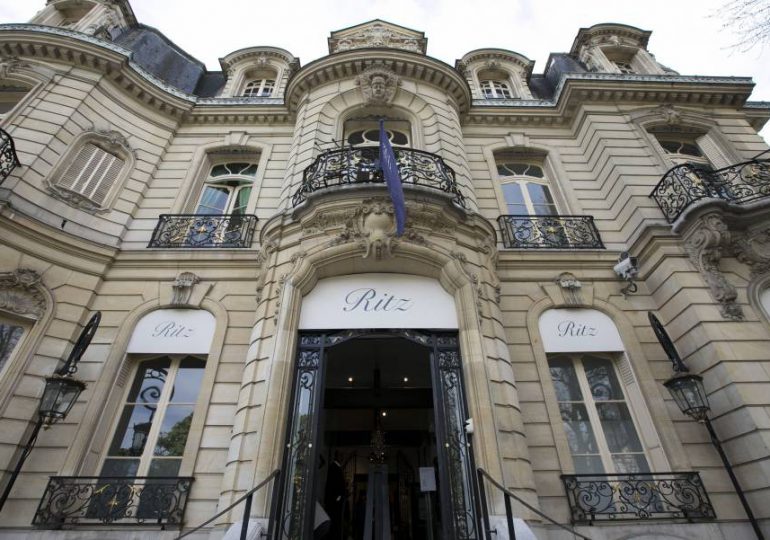 Ladrones hurtan 500 mil  euros en joyas en robo con hacha en París
