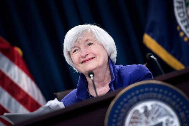 Yellen confirmada como la primera mujer secretaria del Tesoro de EEUU