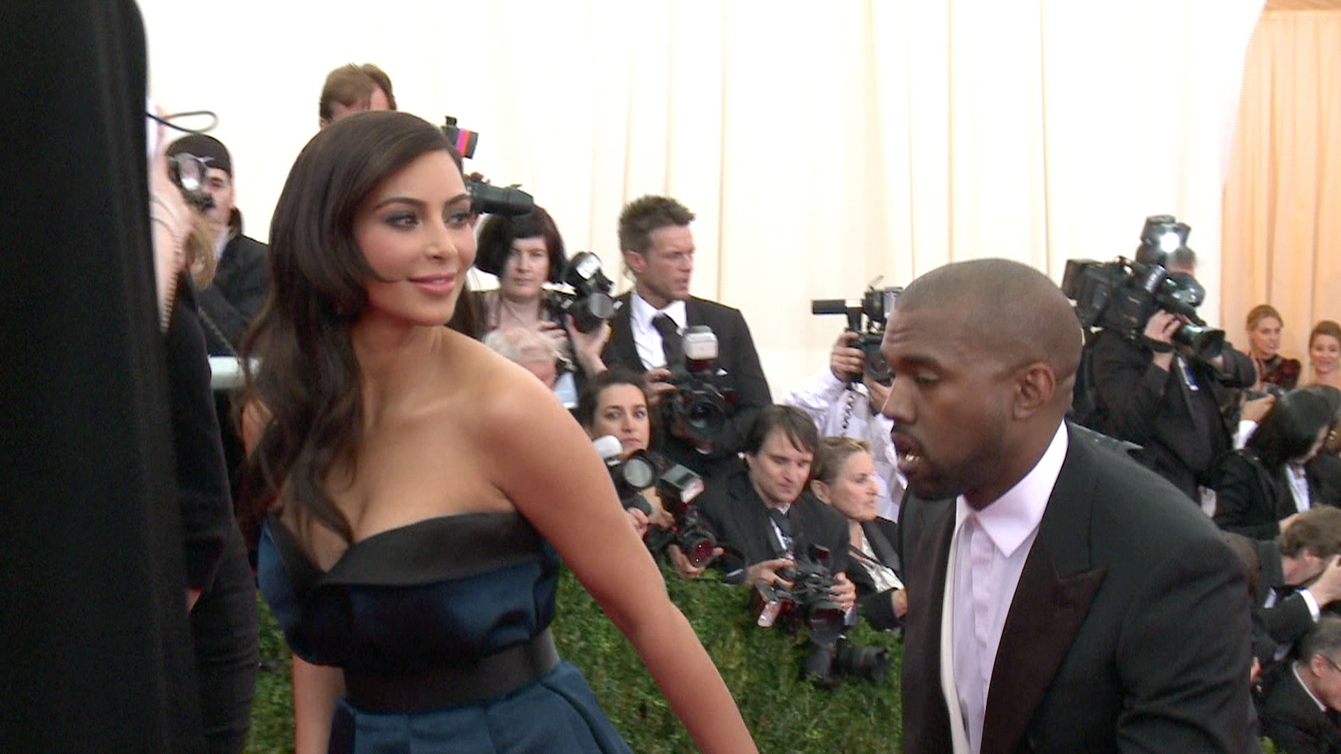Kanye West y Kim Kardashian viven separados, según medios