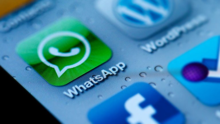 Whatsapp quiere compartir más datos con Facebook, los usuarios se inquietan