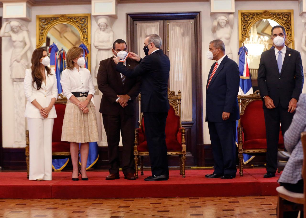 Comisión Nacional de Energía recibe Medalla de Oro Premio Nacional a la Calidad