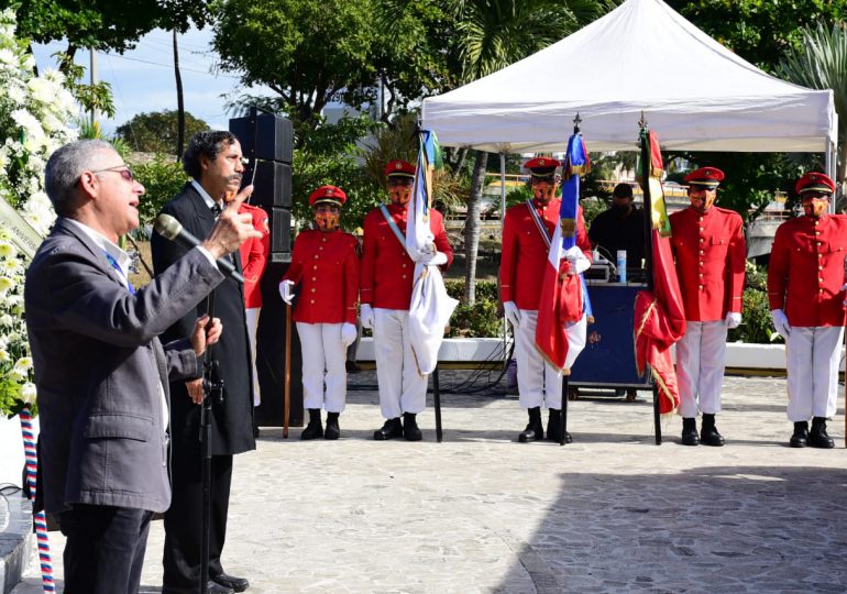 Alcalde SDE insta a imitar la honestidad y transparencia de Juan Pablo Duarte