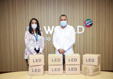 DP World Caucedo dona 500 mil pesos en lámparas led al municipio de Boca Chica