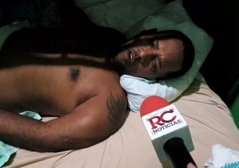 Video | Hombre postrado en  cama clama por alimentos paras sus tres hijos menores