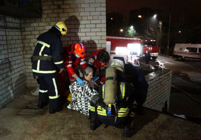Mueren cuatro personas por incendio en unidad covid-19 de un hospital en Ucrania