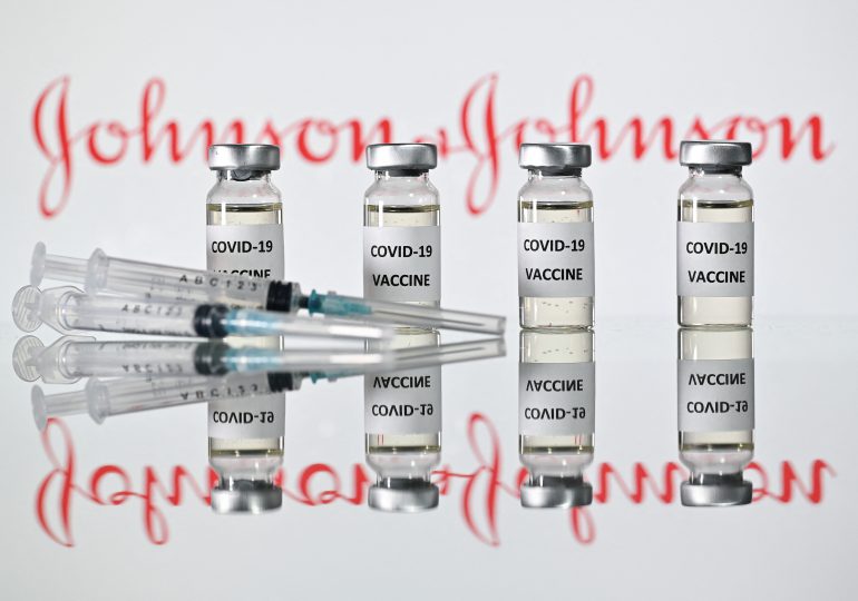 Regulador de EEUU afirma que vacuna contra covid de una dosis J&J es eficaz