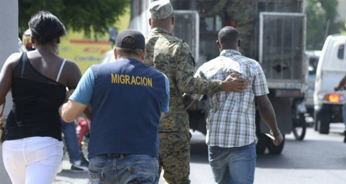 DGM apresa 134 haitianos indocumentados alojados en  dos hoteles de Elías Piña