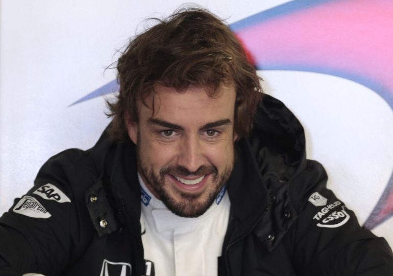 Fernando Alonso operado con éxito de la mandíbula tras su accidente de bicicleta