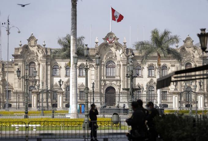Comienza en Perú campaña electoral entre cuarentena, recesión y apatía