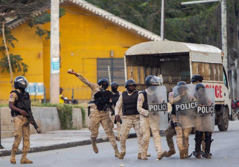 Juez acusado por el gobierno de Haití de "intento de golpe de Estado" sigue en prisión