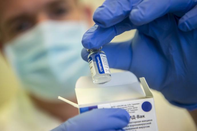 Rusia registra su tercera vacuna contra el coronavirus