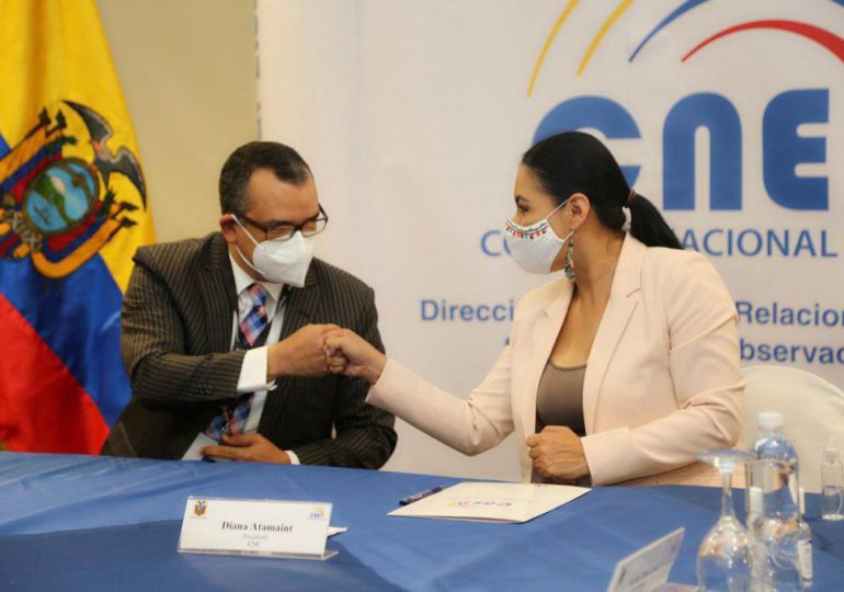 Firman memorándum de entendimiento con Consejo Nacional Electoral de Ecuador