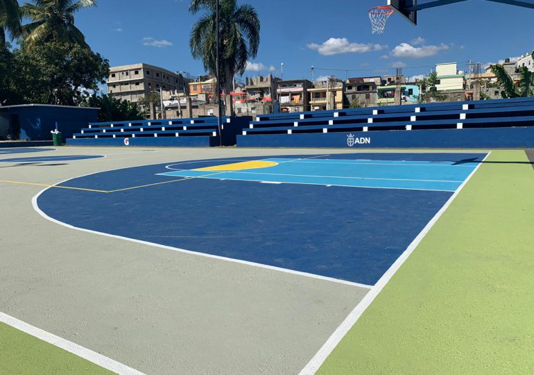 Entregan siete canchas totalmente remozadas en el Distrito Nacional