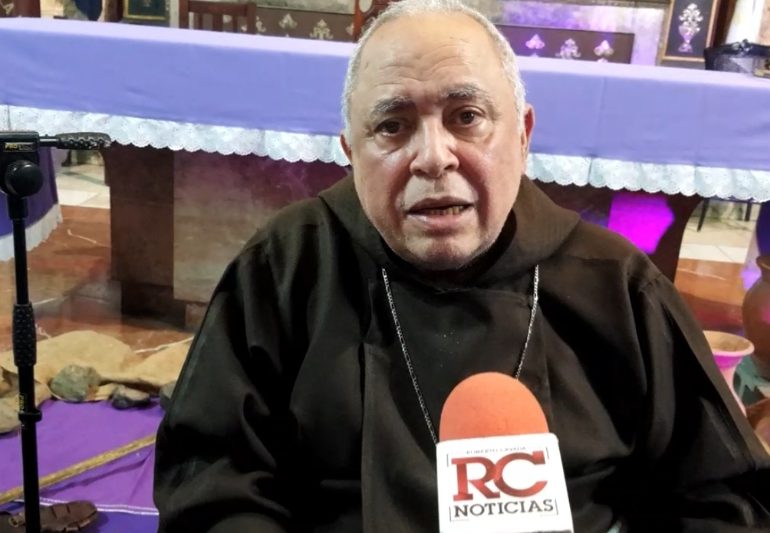 Video | Sacerdote pide al presidente remozar iglesia Las Mercedes