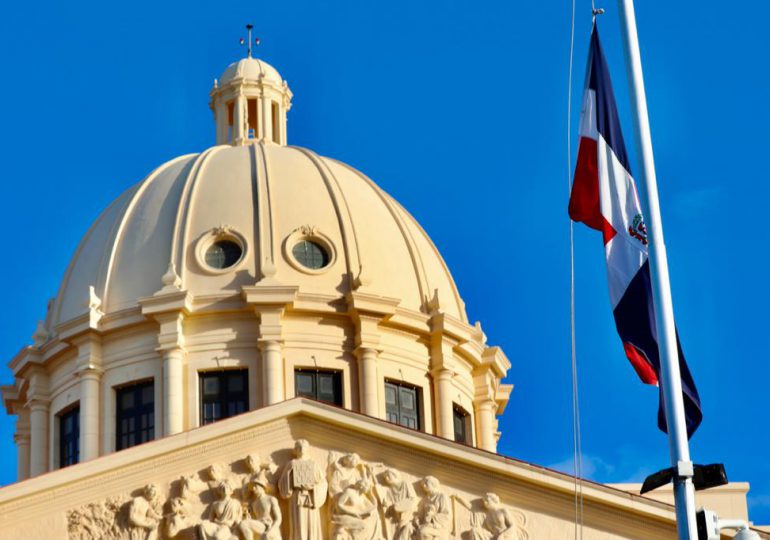 Gobierno rinde honores a la Bandera Nacional y  natalicio del patricio Matías Ramón Mella