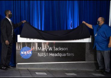 Bautizan sede de la NASA en honor a Mary W. Jackson, pionera matemática e ingeniera espacial