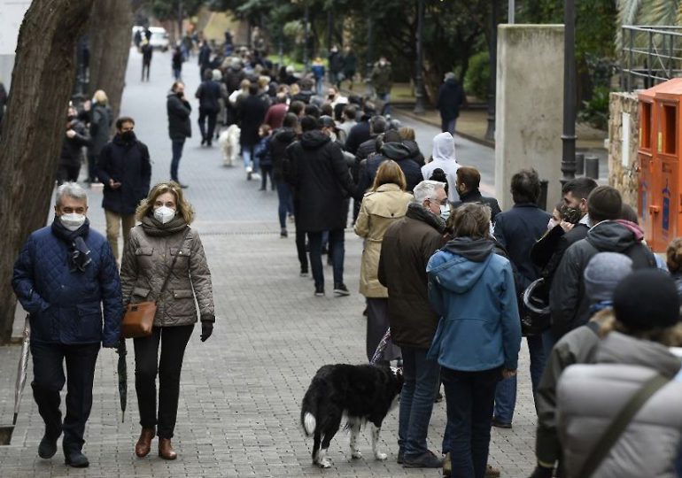 En plena pandemia, Cataluña celebra elecciones regionales