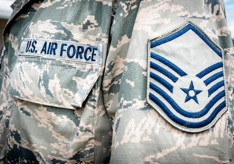 Ingreso de intruso a base militar plantea problemas de seguridad de fuerza aérea de EEUU
