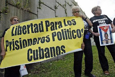 Cubanos piden a EEUU retomar relación bilateral solo si Cuba libera a presos políticos