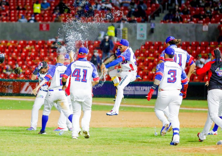 Famosos celebran triunfo invicto de las Águilas en Serie del Caribe