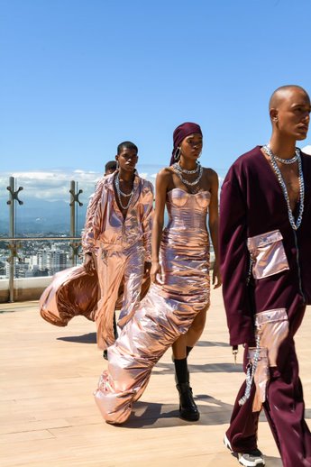 Diseñador dominicano abre Semana de la Moda en New York desde lo más alto de RD