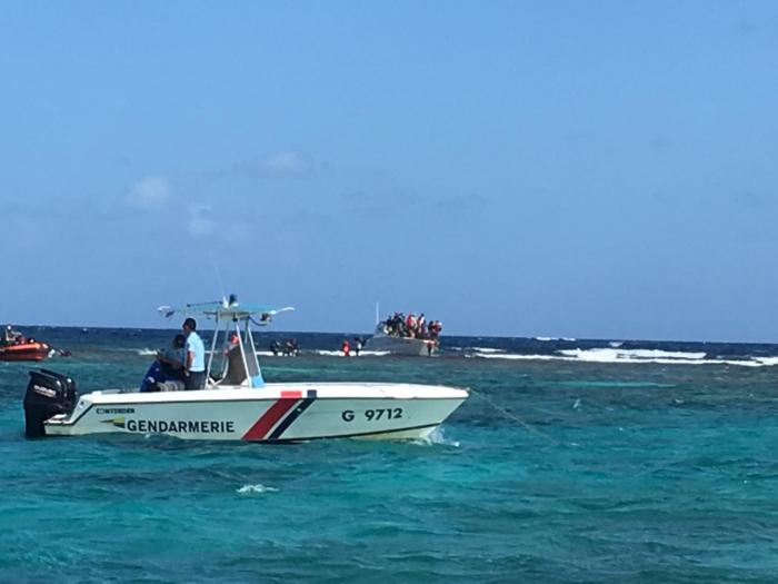 Socorren barco en dificultad con 70 personas abordo frente archipiélago de Guadalupe