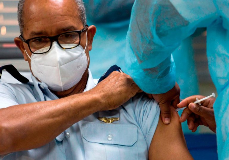 20% de la población en Fase 1 ha sido vacunada, informa Gabinete de Salud