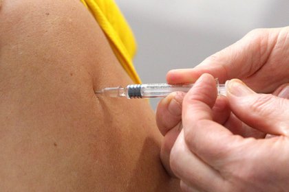Noruega examina casos de hemorragia cutánea tras inyección de vacuna anti covid de AstraZeneca