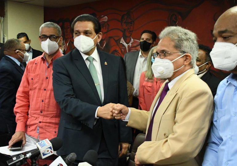 Ministro de Salud Pública se reúne con Presidente del Colegio Médico