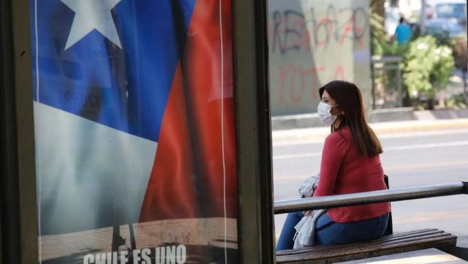 Chile vuelve a confinarse siete meses después por fuerte alza de contagios