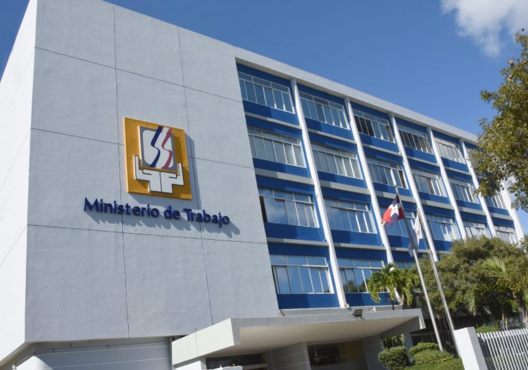 Ministerio de Trabajo interviene en conflicto entre trabajadores y la empresa Bepensa Dominicana