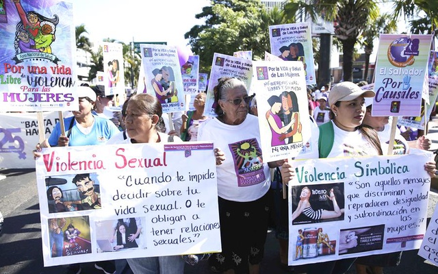 Miles de salvadoreñas piden la despenalización del aborto