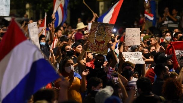 Manifestantes insisten en pedir la renuncia del presidente de Paraguay